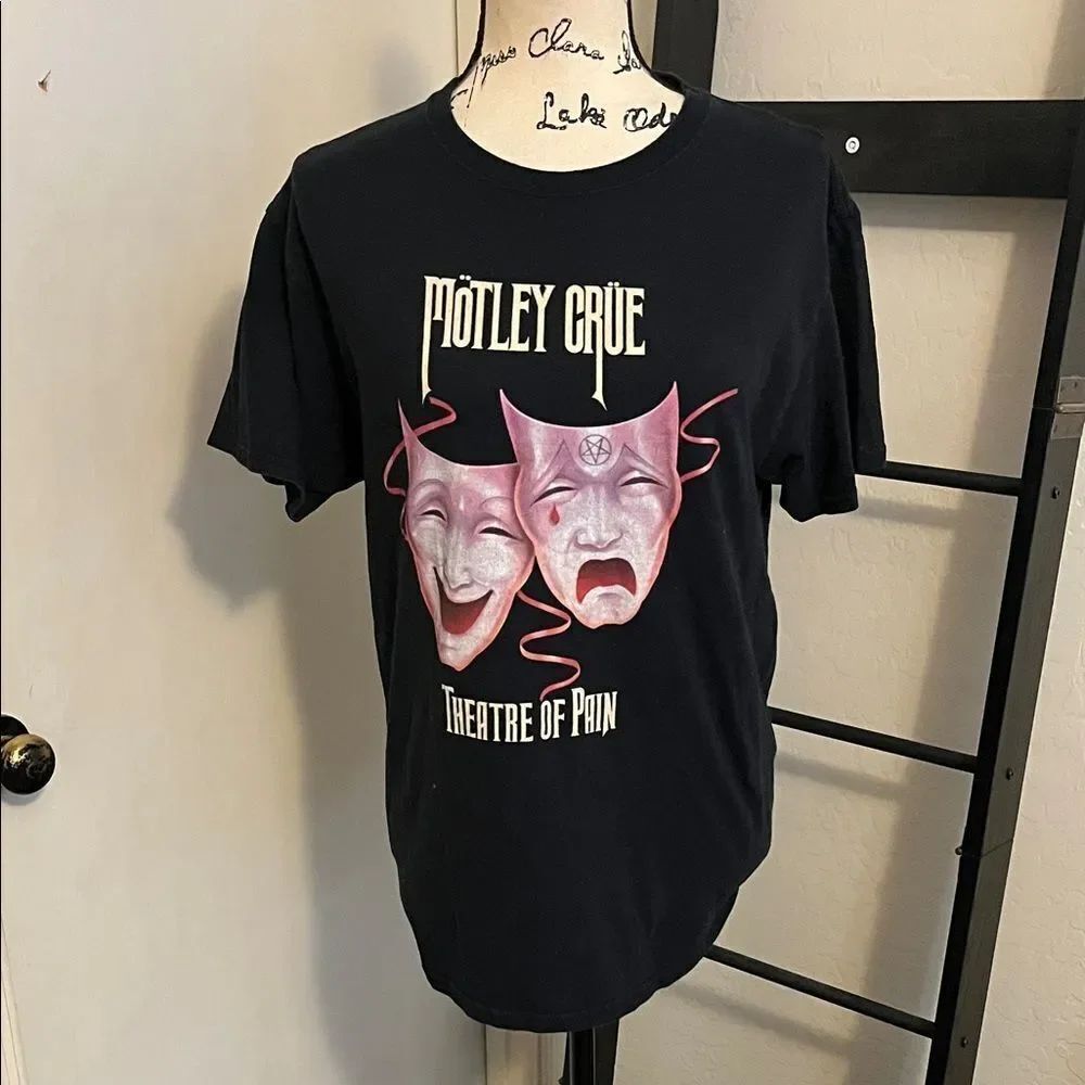 Motley Crue Theatre Of Pain Black Band Music Graphic Pullover T-Shirt